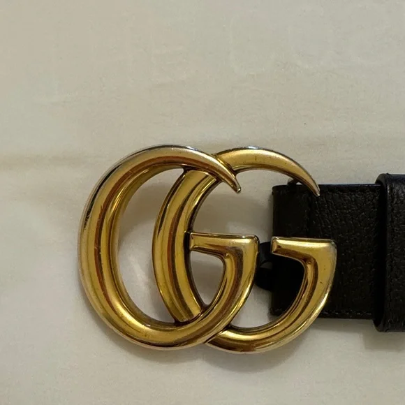 Gucci Black Leather Belt with Gold GG Buckle - Picture 2 of 5